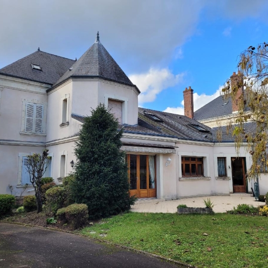  PERCHE VAL D`HUISNE IMMOBILIER : House | NOGENT-LE-ROTROU (28400) | 283 m2 | 450 000 € 