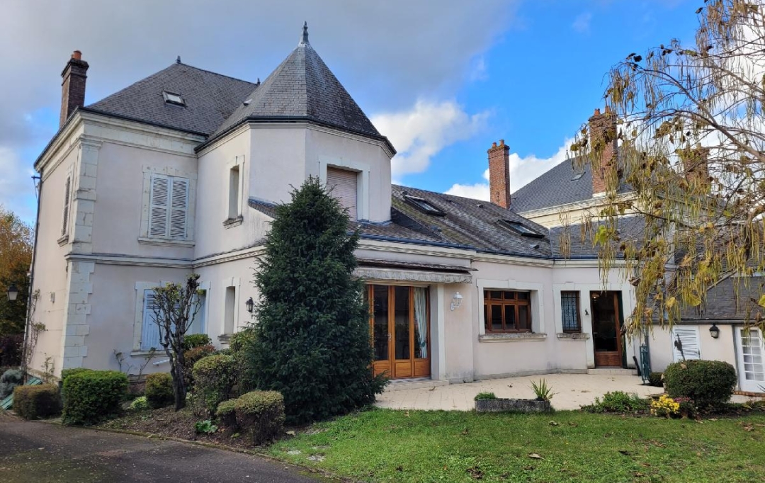 PERCHE VAL D`HUISNE IMMOBILIER : House | NOGENT-LE-ROTROU (28400) | 283 m2 | 450 000 € 